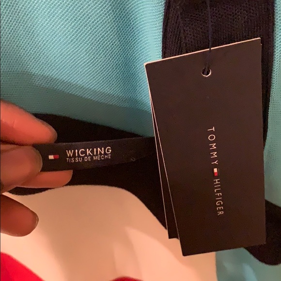 ‼️$30 today only‼️ Tommy Hilfiger T-shirt - Picture 1 of 4